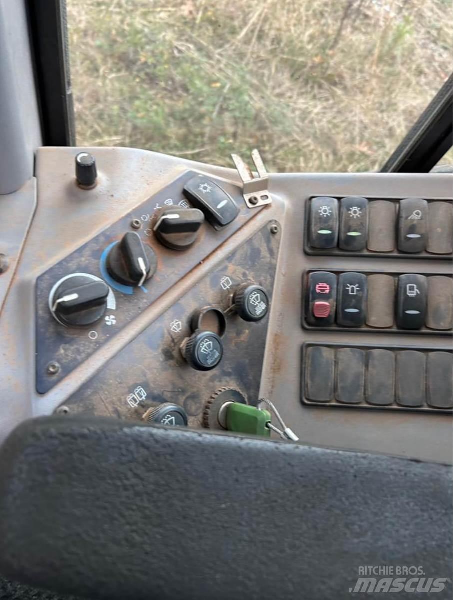 Volvo G946 平地机/推土机
