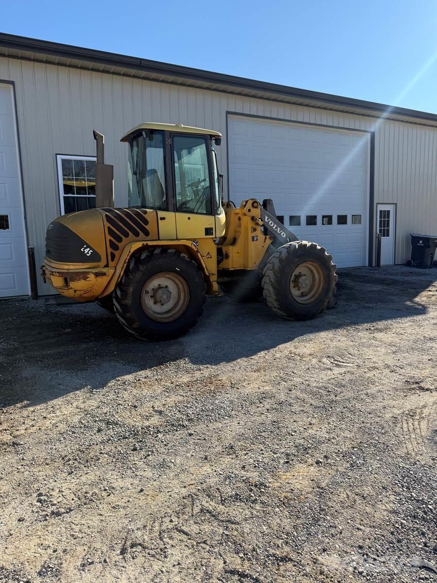 Volvo L45 轮式装载机