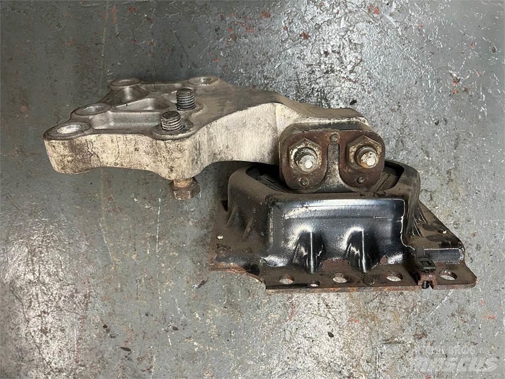 Volvo Mack 发动机