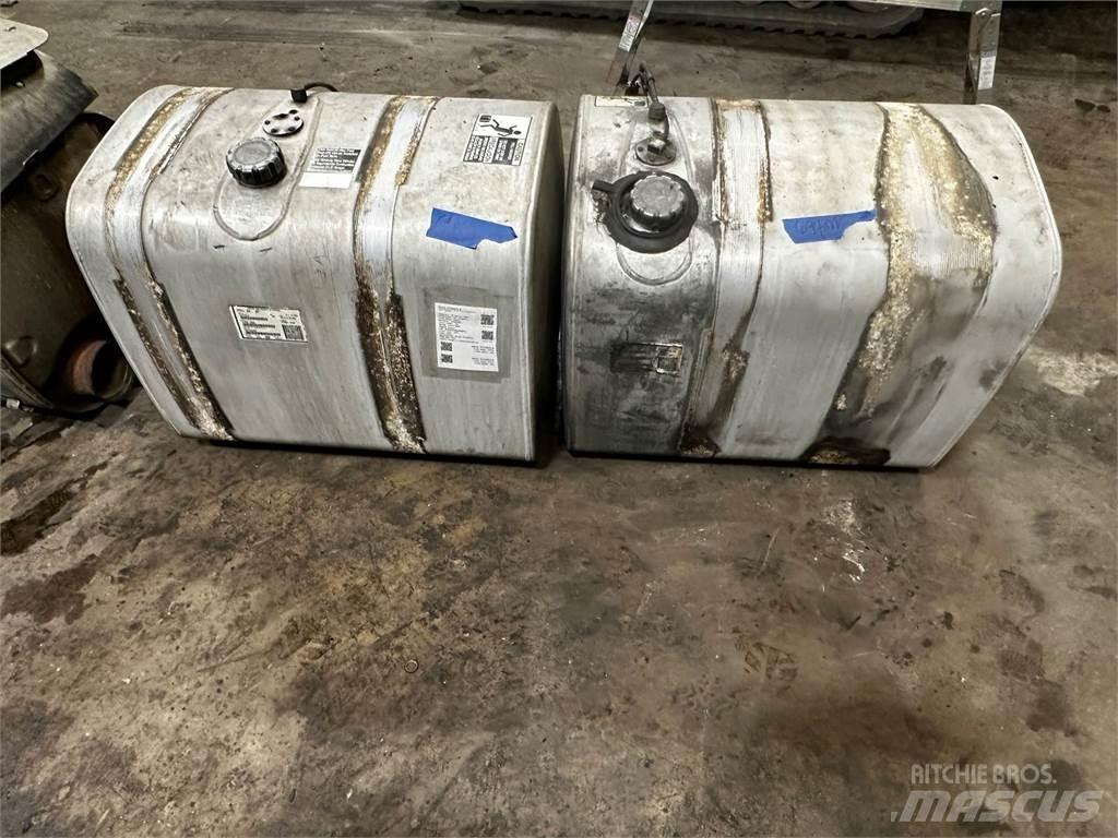 Volvo VNL 油罐车