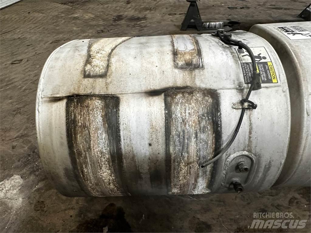 Volvo VNL 油罐车