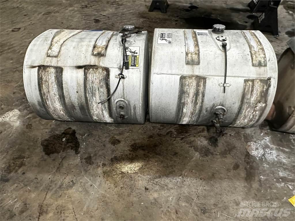 Volvo VNL 油罐车