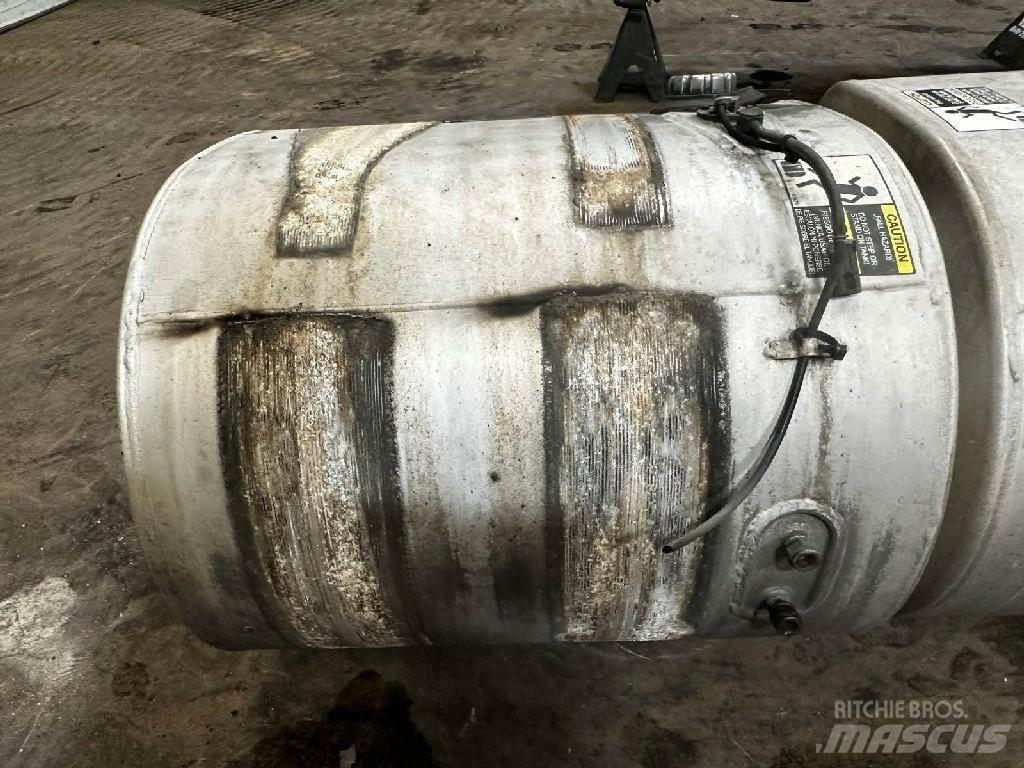 Volvo VNL 油罐车