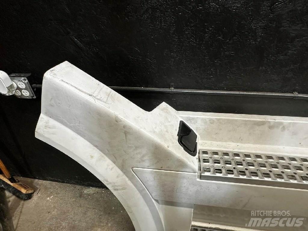 Volvo VNL 运输工具-其他