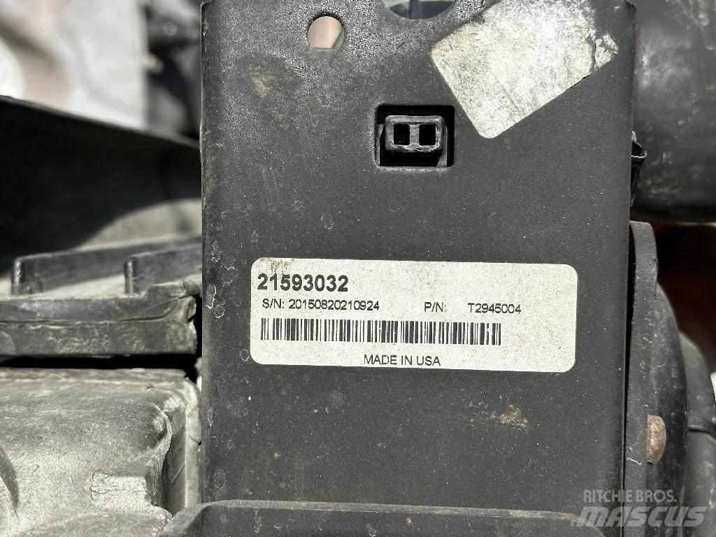 Volvo VNL 散热器