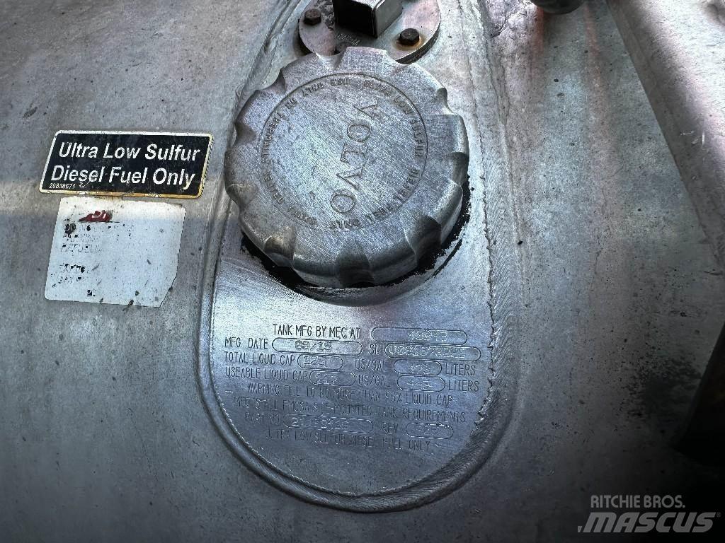 Volvo VNL 油罐车