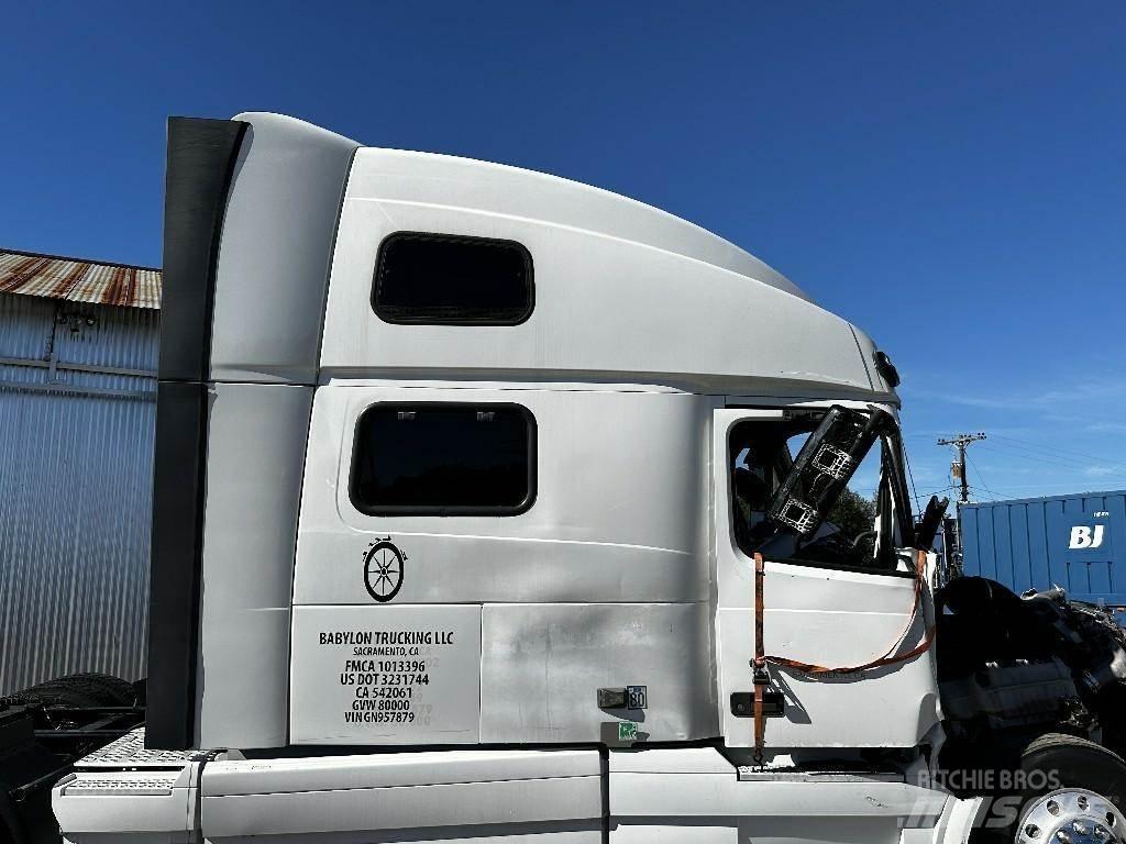 Volvo VNL 运输工具-其他