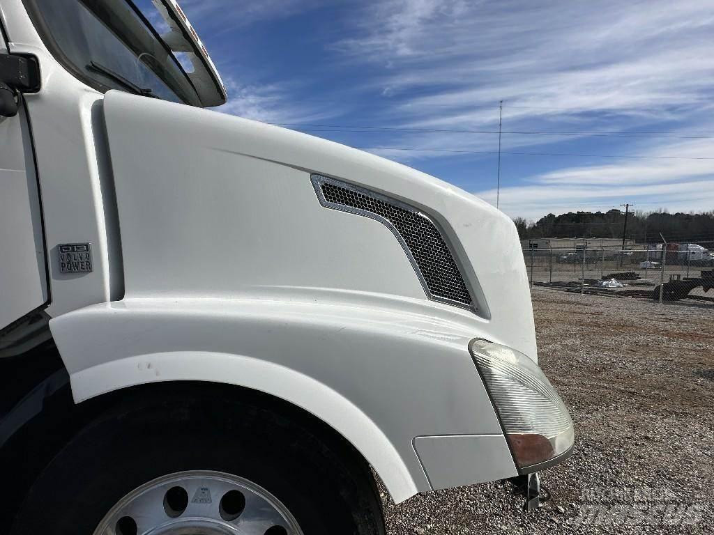 Volvo VNL 运输工具-其他