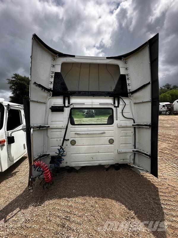 Volvo VNL 运输工具-其他