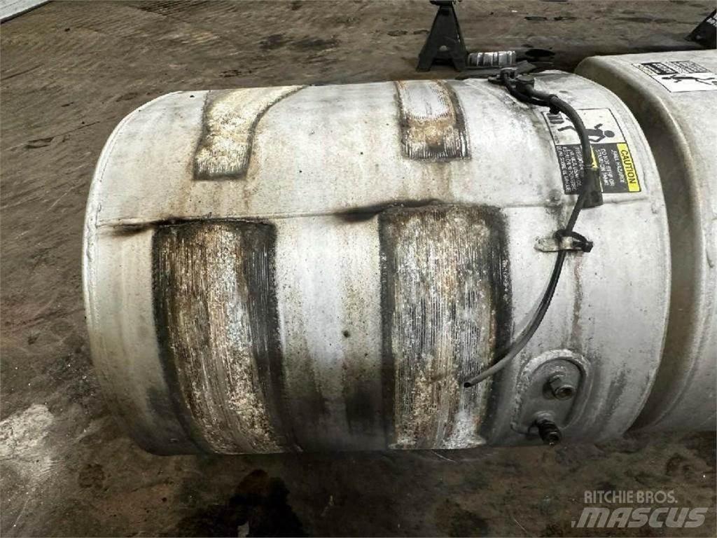 Volvo VNL 油罐车