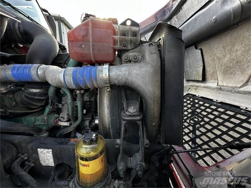 Volvo VNL 散热器