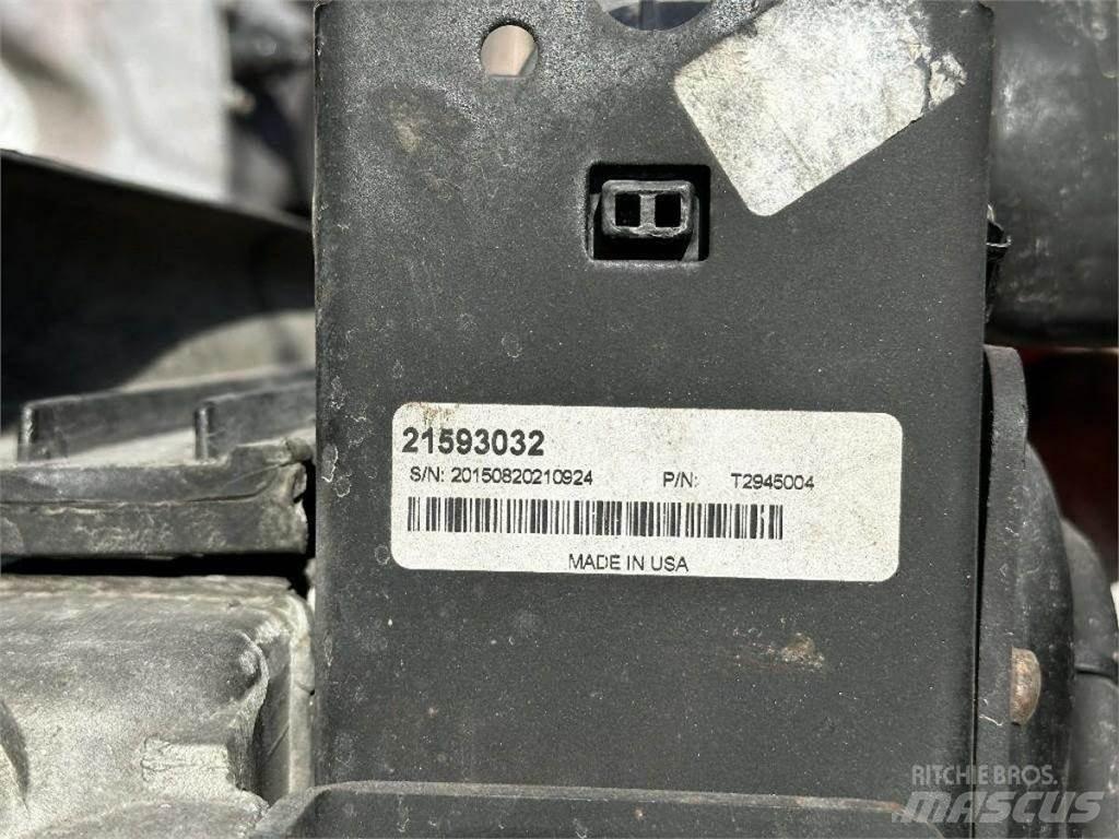 Volvo VNL 散热器