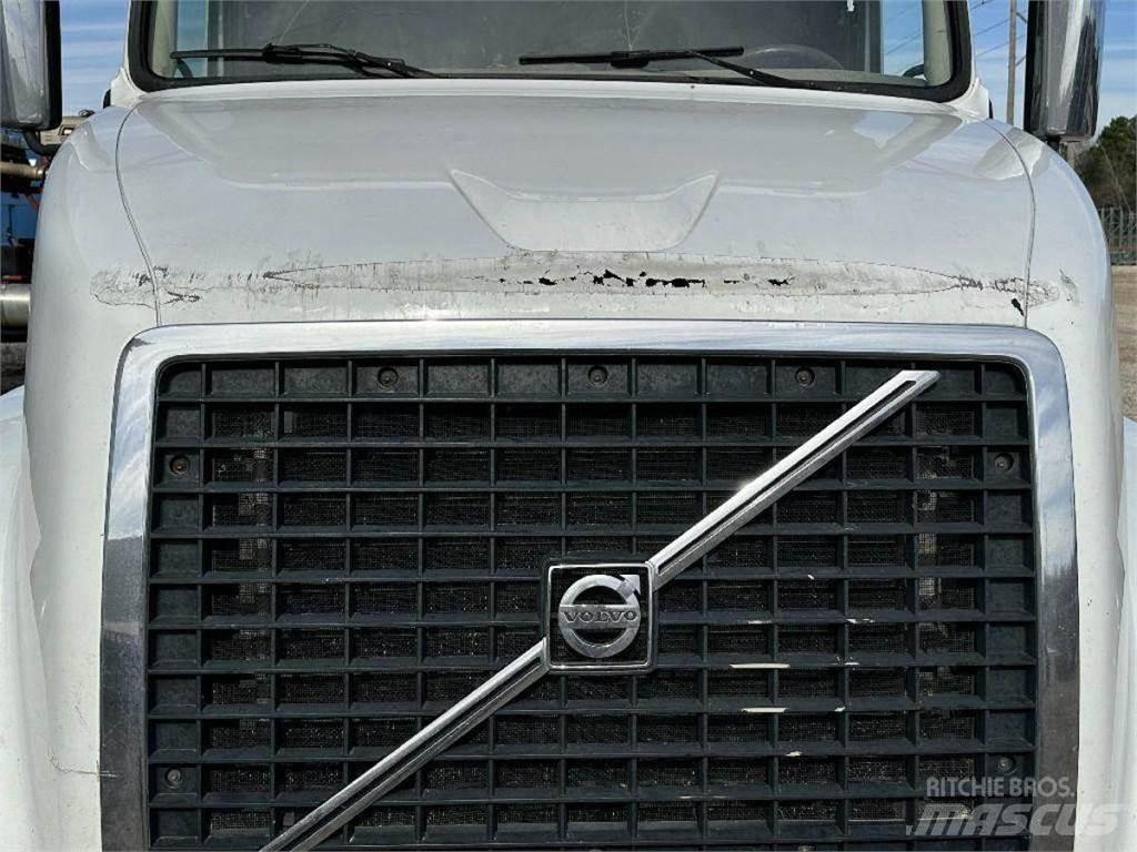 Volvo VNL 运输工具-其他