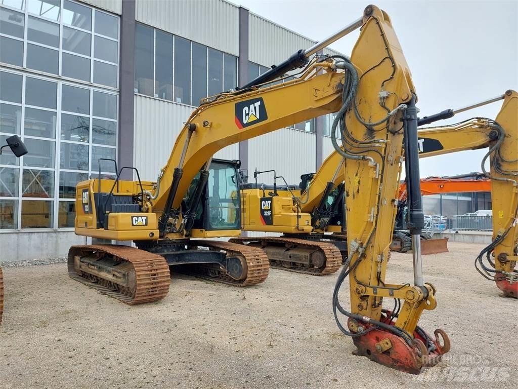 CAT 323 履带挖掘机