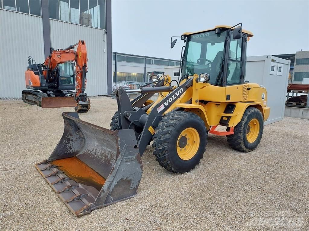 Volvo L30G 轮式装载机