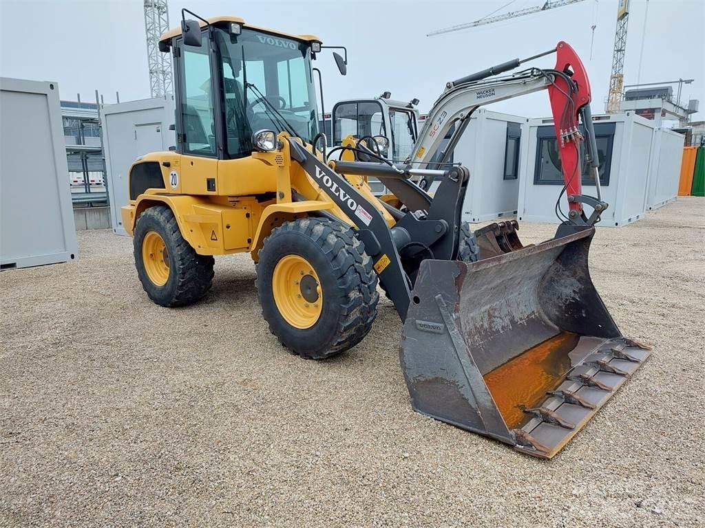 Volvo L30G 轮式装载机