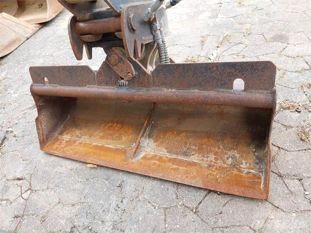 Yanmar SV16 履带挖掘机