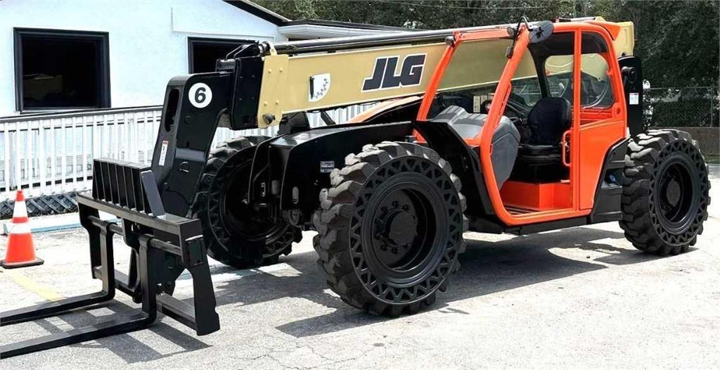 JLG 642 伸缩臂叉装车|叉装车