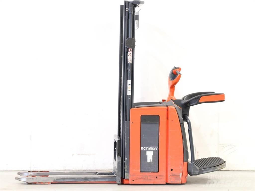 Linde D12AP/1173-01 手推堆垛车