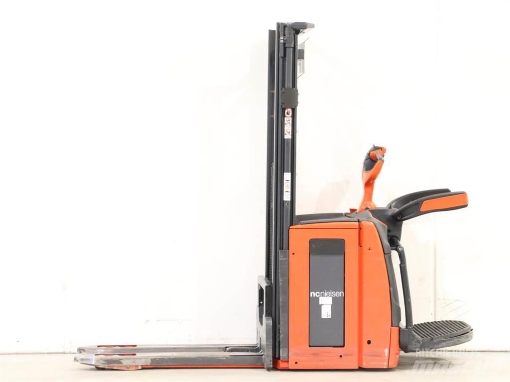 Linde D12AP/1173-01 手推堆垛车