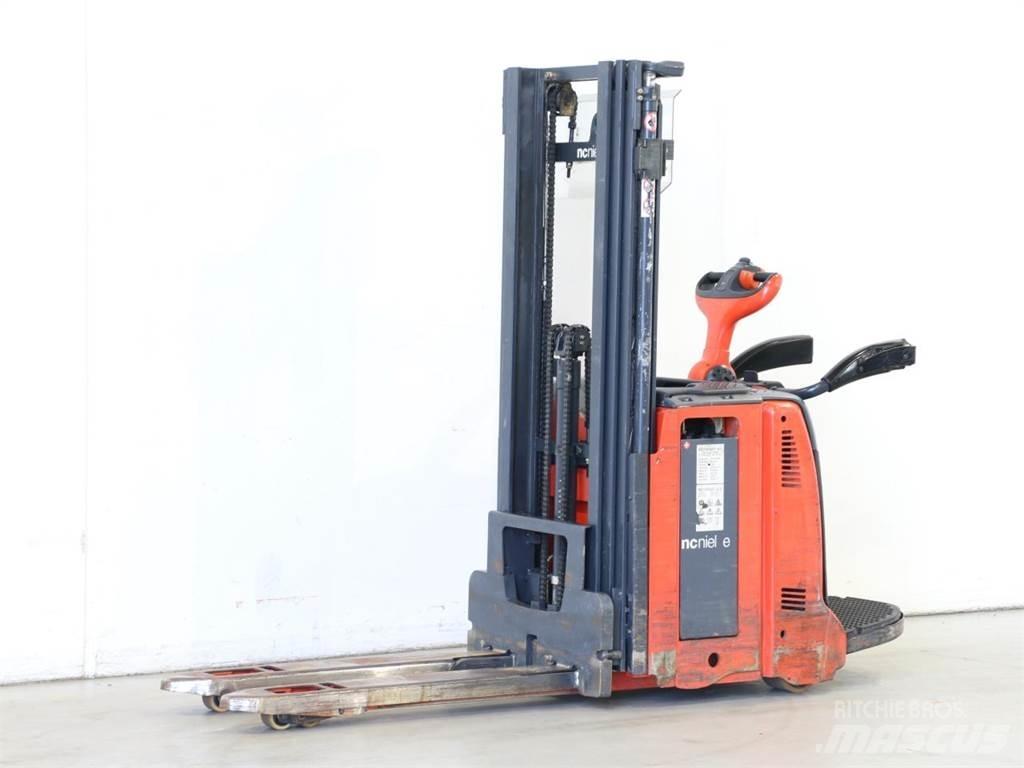 Linde D12AP/133 手推堆垛车