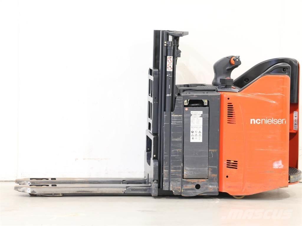 Linde D12SP/133-00 手推堆垛车