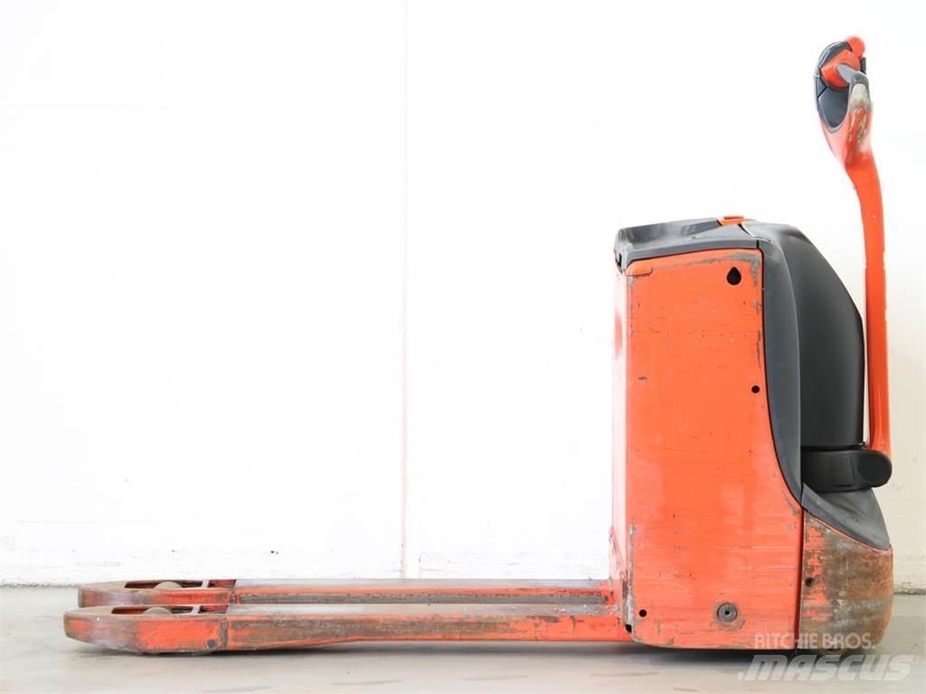 Linde T16/1152 手推堆垛车