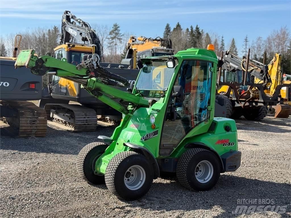 Avant 640 DLX 小型装载机
