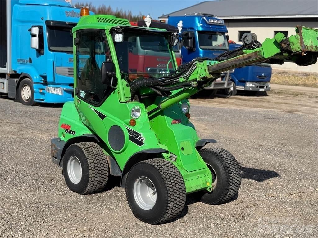 Avant 640 DLX 小型装载机
