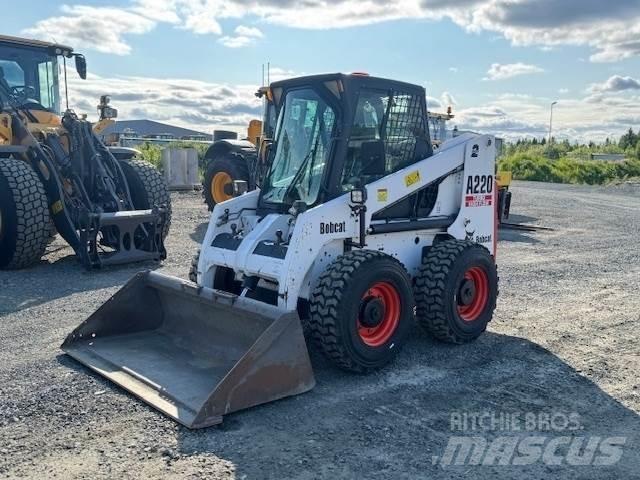 Bobcat A220 滑移装载机