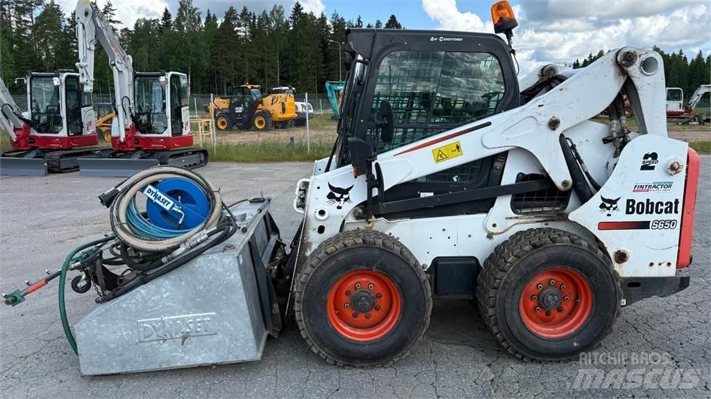 Bobcat S650 滑移装载机