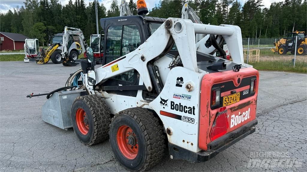 Bobcat S650 滑移装载机