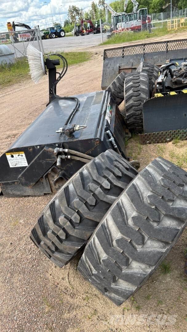 Bobcat S650 滑移装载机