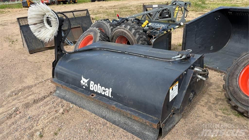 Bobcat S650 滑移装载机
