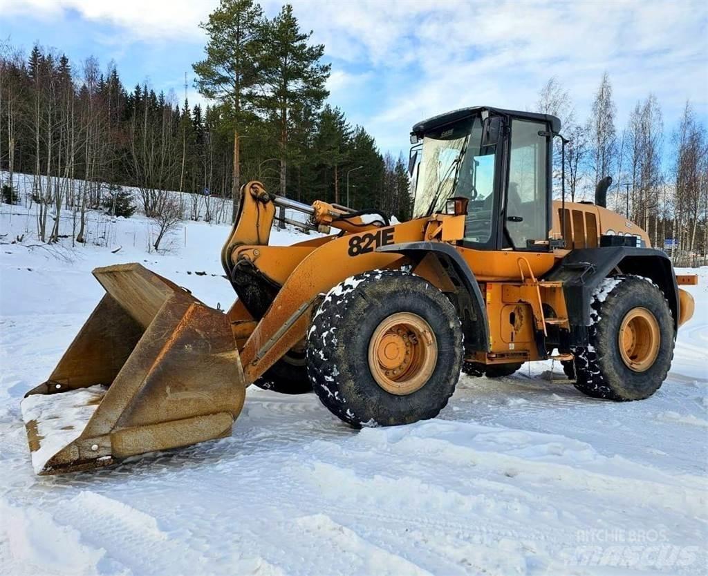 CASE 821E 轮式装载机