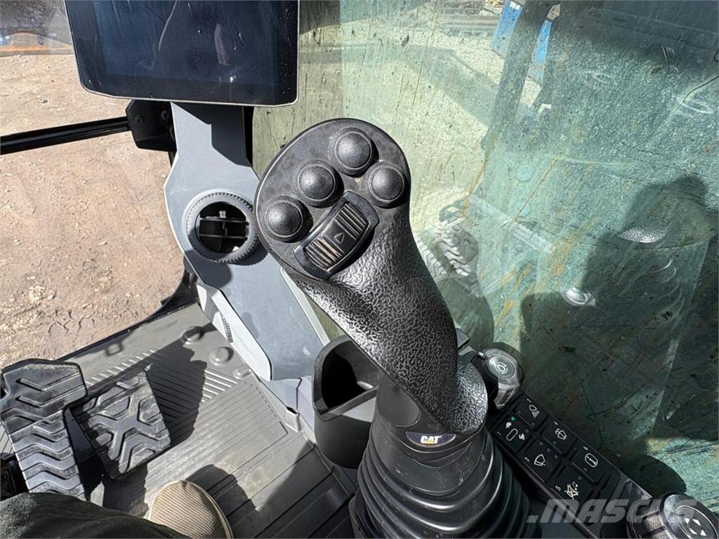 CAT 325 履带挖掘机
