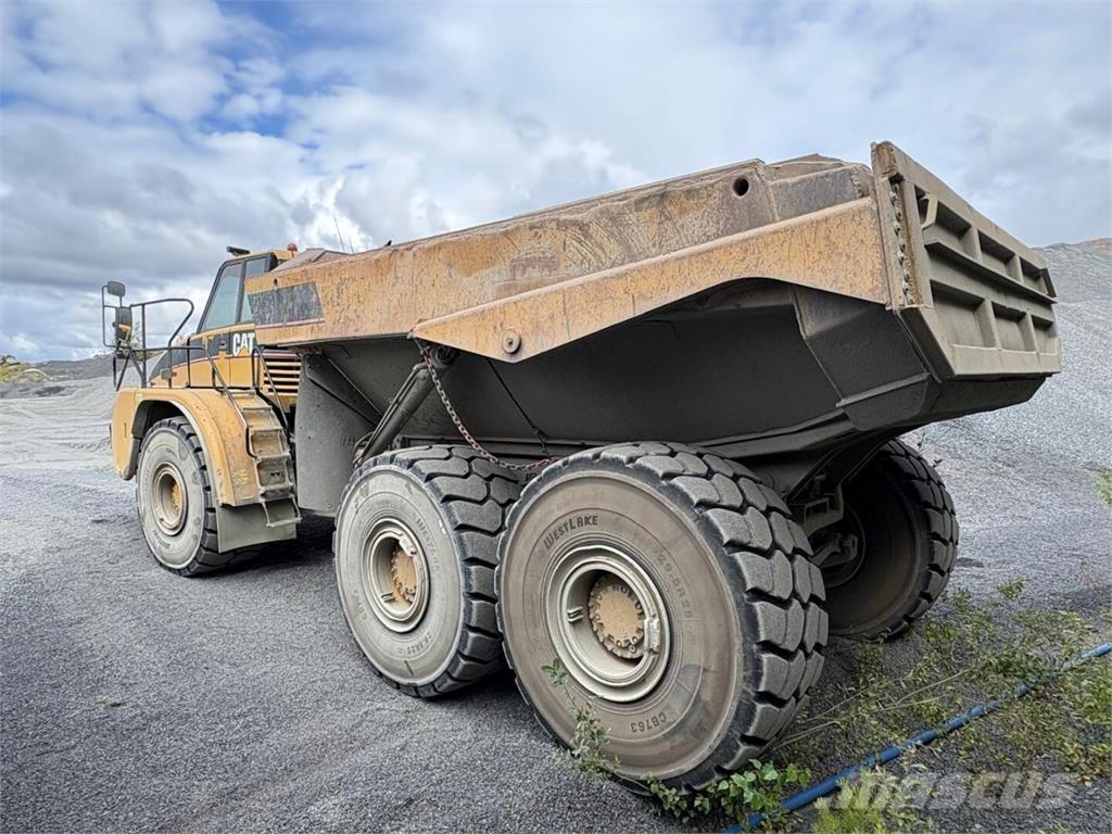CAT 740 铰接式自卸车