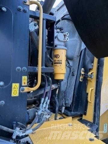 CAT 982M 轮式装载机