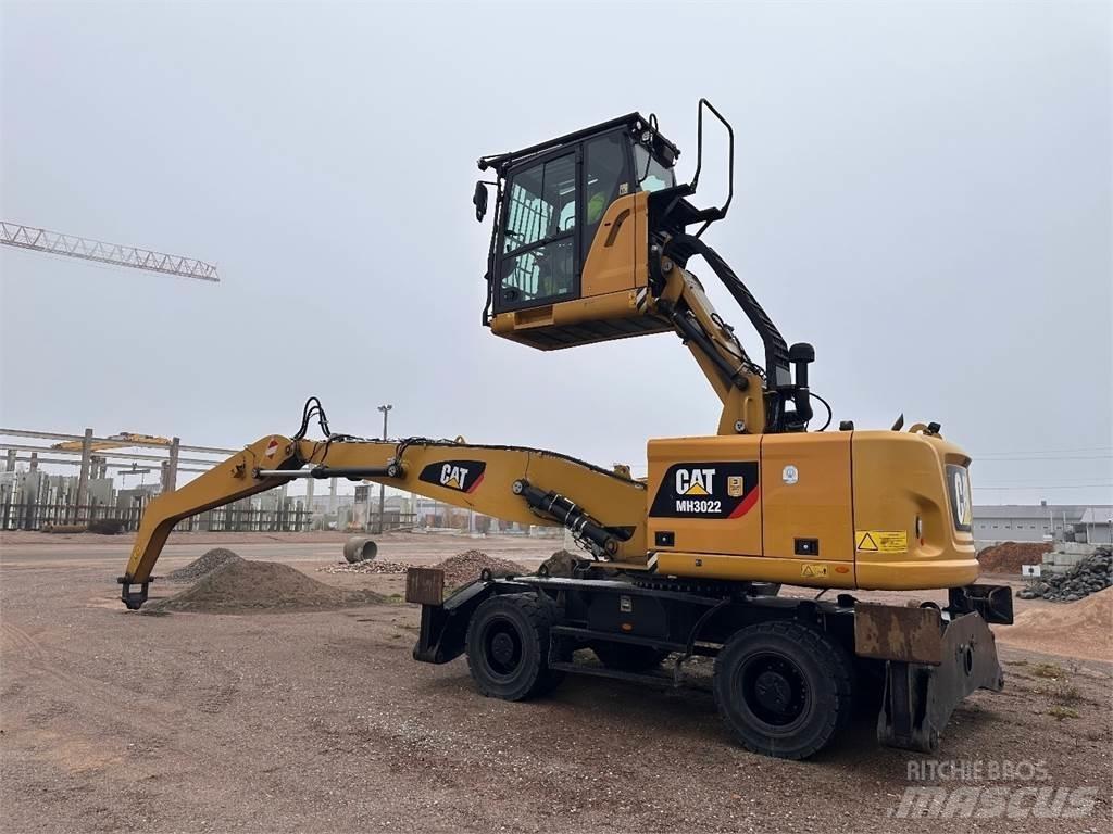CAT MH3022 轮式挖掘机