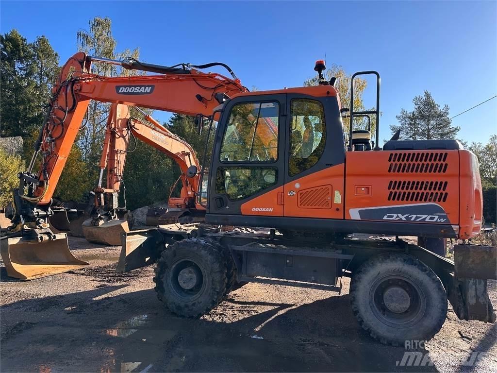 Doosan DX170W-5 轮式挖掘机