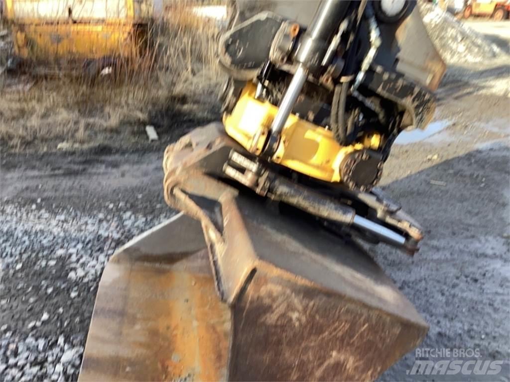 Doosan DX235 LCR 履带挖掘机