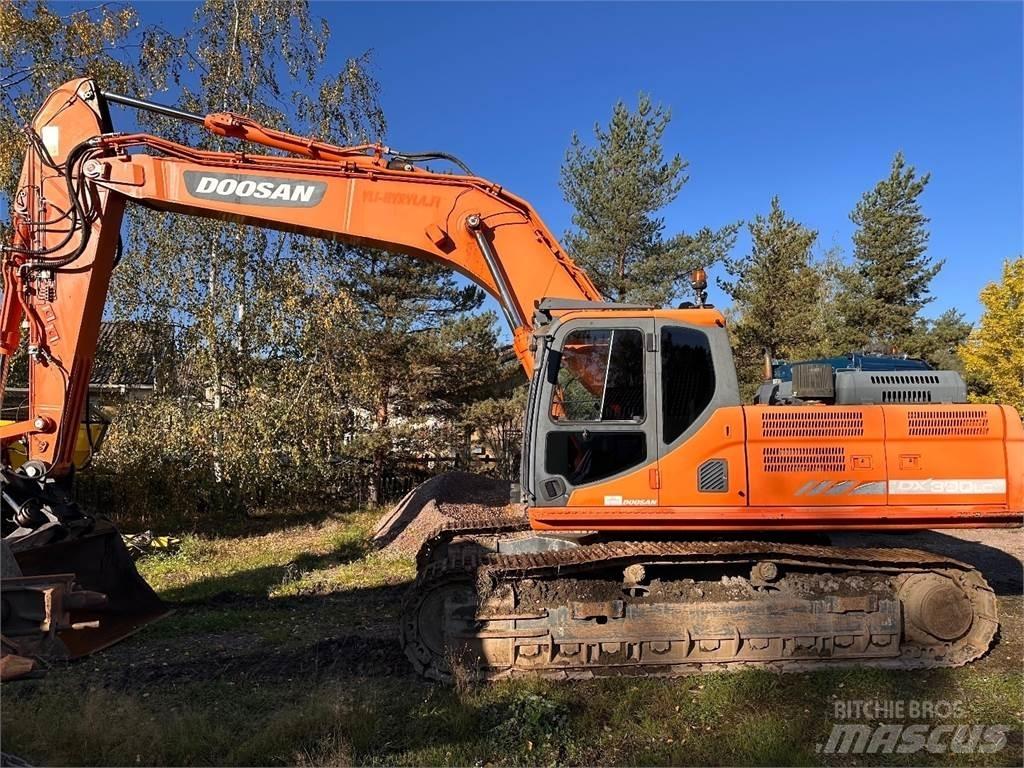 Doosan DX300 LC-3 履带挖掘机