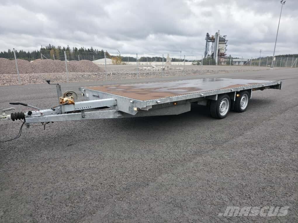 Eduard P4 3000kg 自卸半挂车