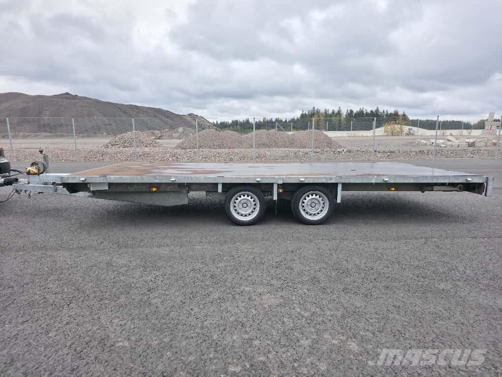 Eduard P4 3000kg 自卸半挂车