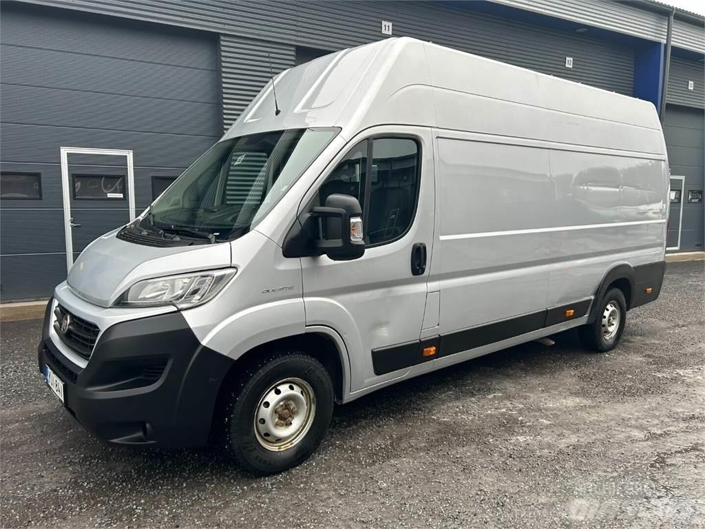 Fiat Ducato 大型面包车