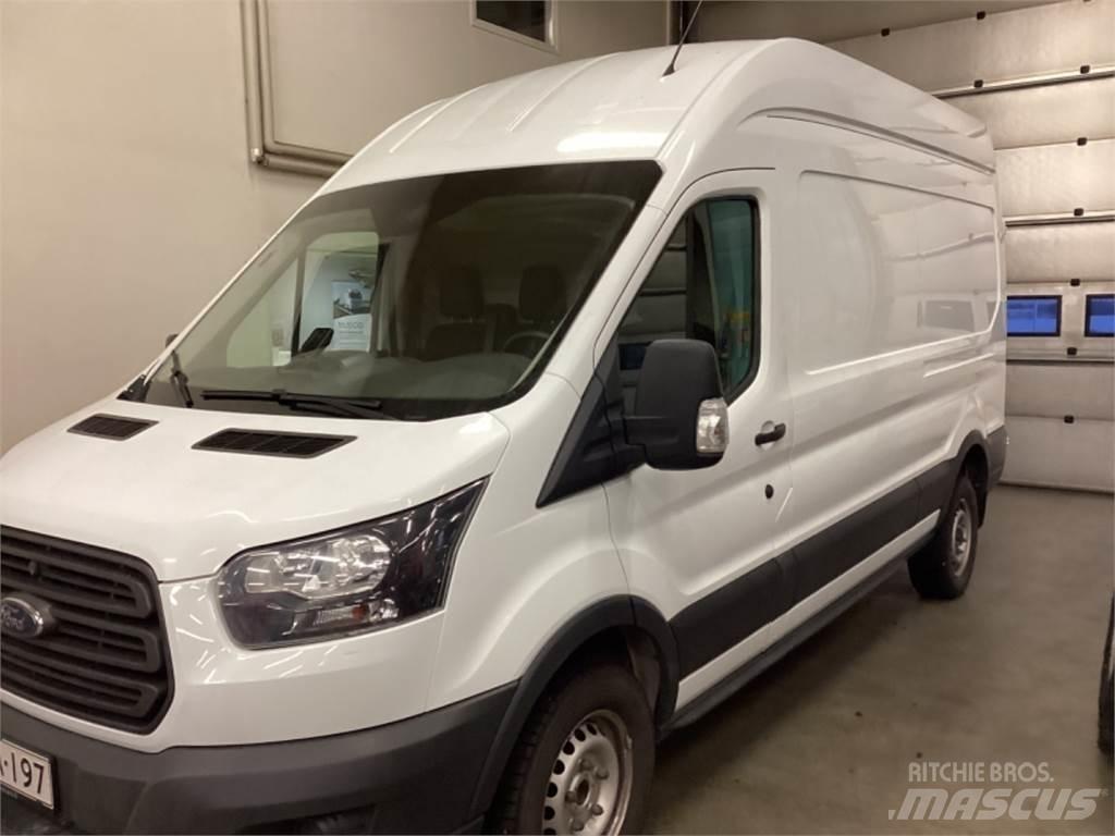 Ford Transit 大型面包车