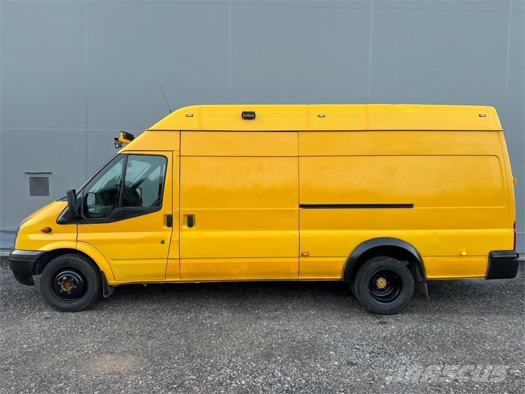 Ford Transit 大型面包车