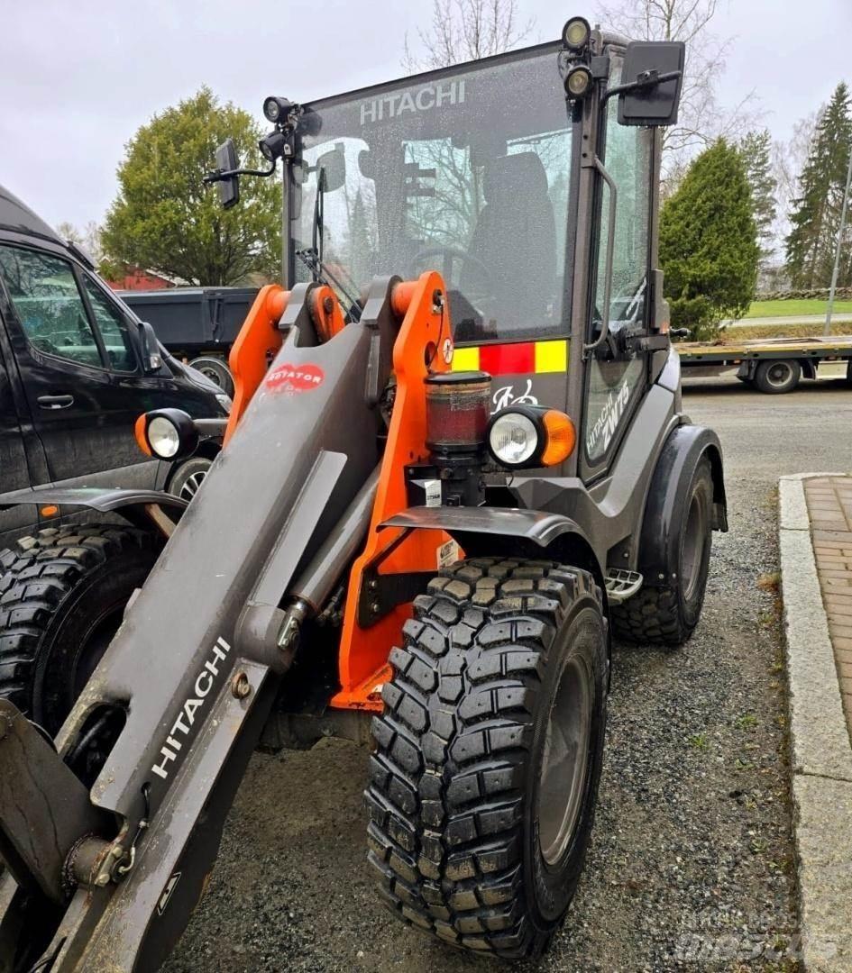 Hitachi ZW75 小型装载机