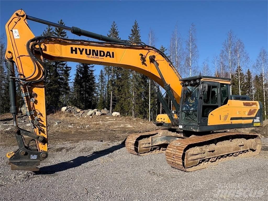 Hyundai HX300L 履带挖掘机