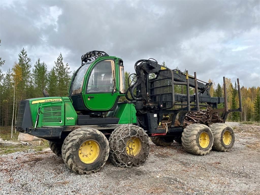 John Deere 1010E 集运机